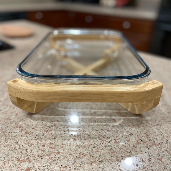 Marinex Clear Glass Rectangular Roaster with Wooden Stand 13.75 x 8.5 x 2” - Picture 5 of 8